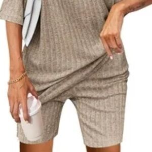 Women’s Ribbed Elastic Knit Shorts - beige